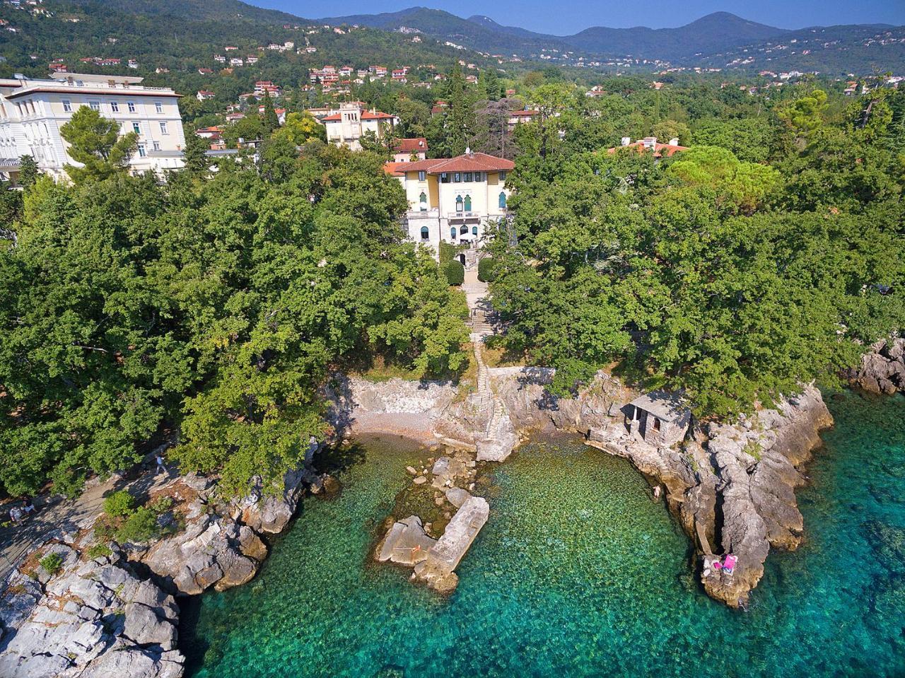 Hotel Villa Astra Laurana Esterno foto