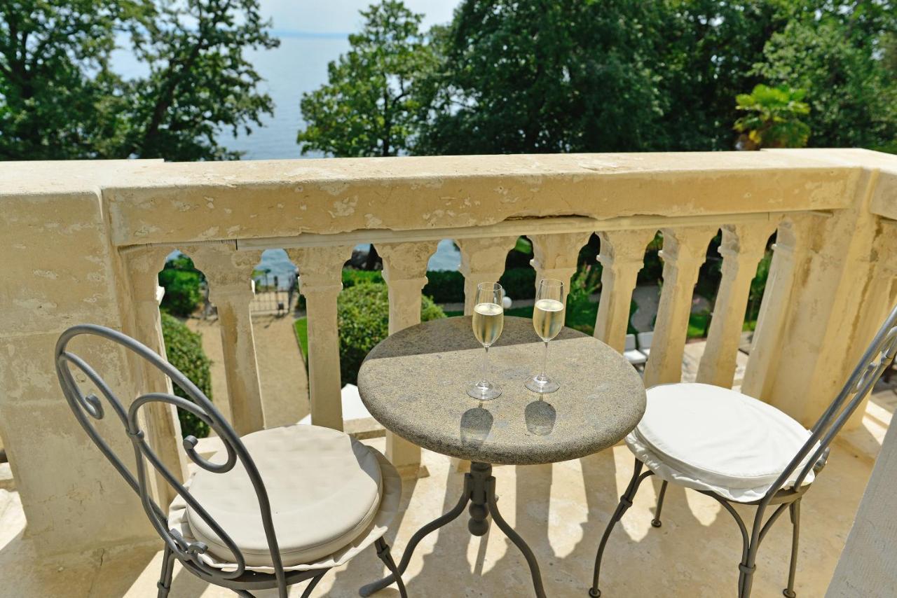 Hotel Villa Astra Laurana Esterno foto