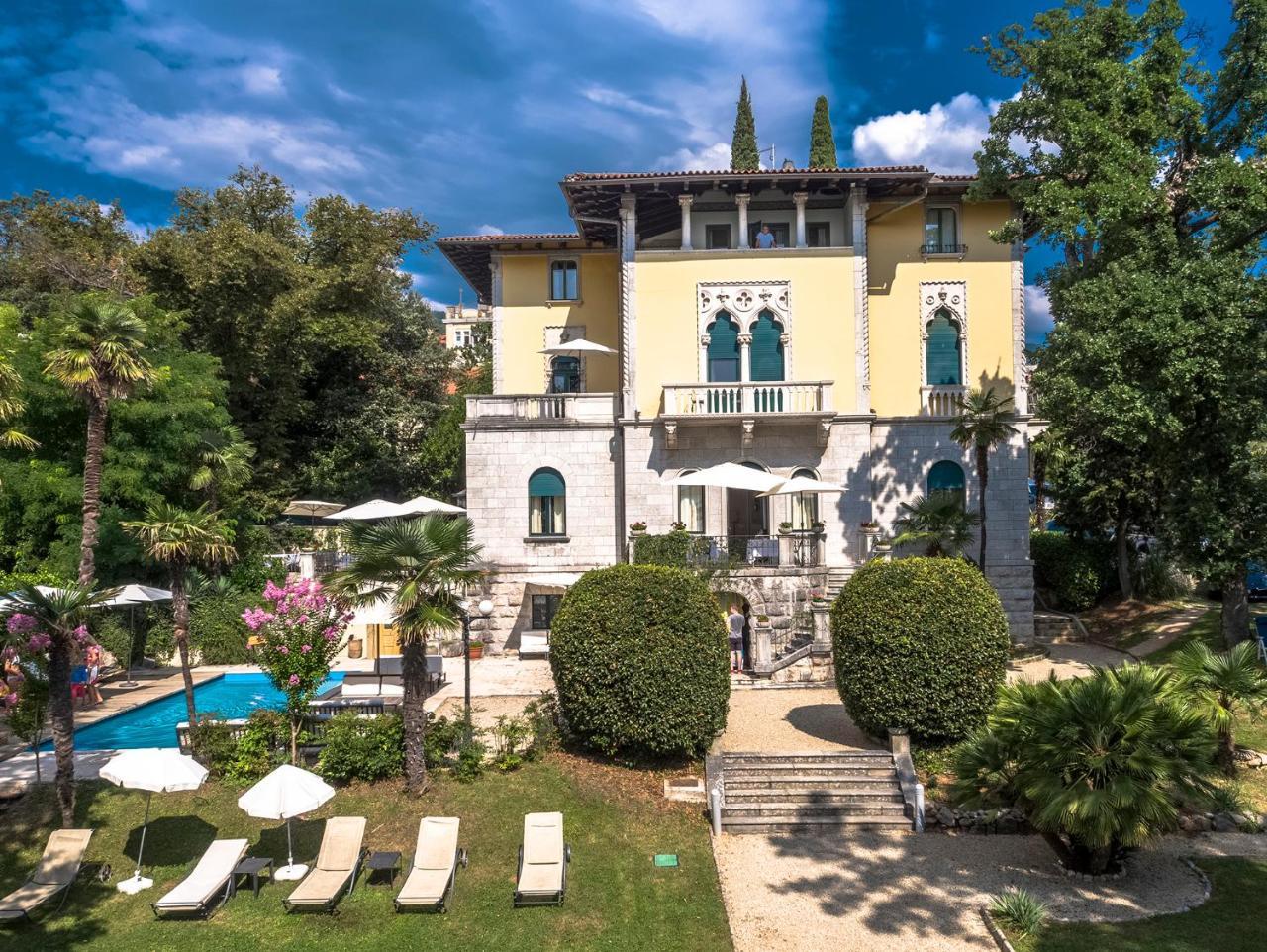Hotel Villa Astra Laurana Esterno foto