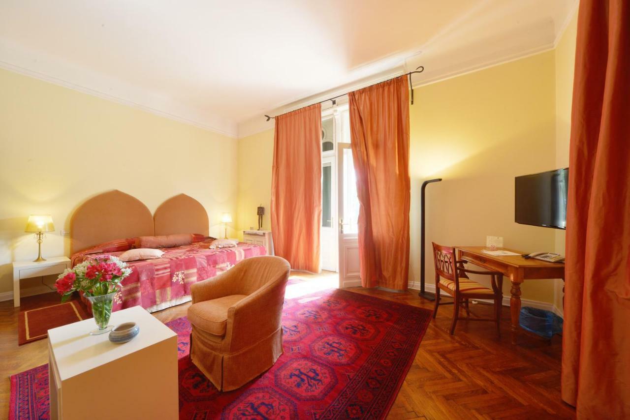 Hotel Villa Astra Laurana Esterno foto